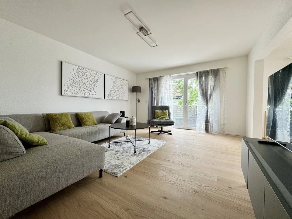 MydiHei Co-living: Furnished Room in an "All Girls" Flatshare
