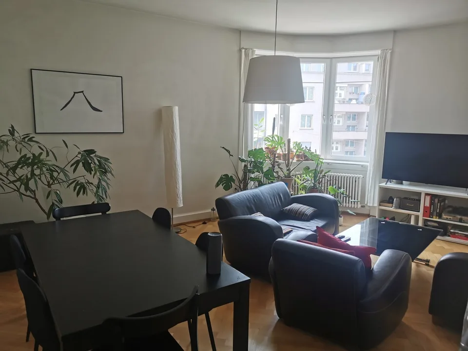 Enge nahe am See (2 min.) WG Zimmer