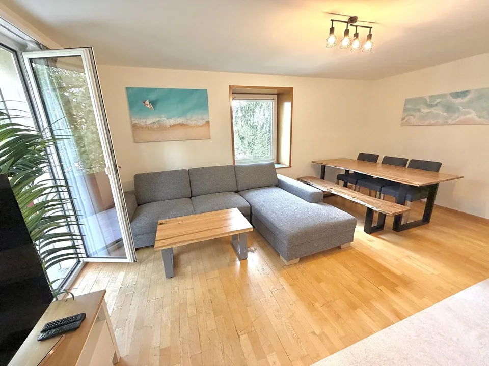 Grosses Zimmer in Gehdistanz zur ETH Hönggerberg :)