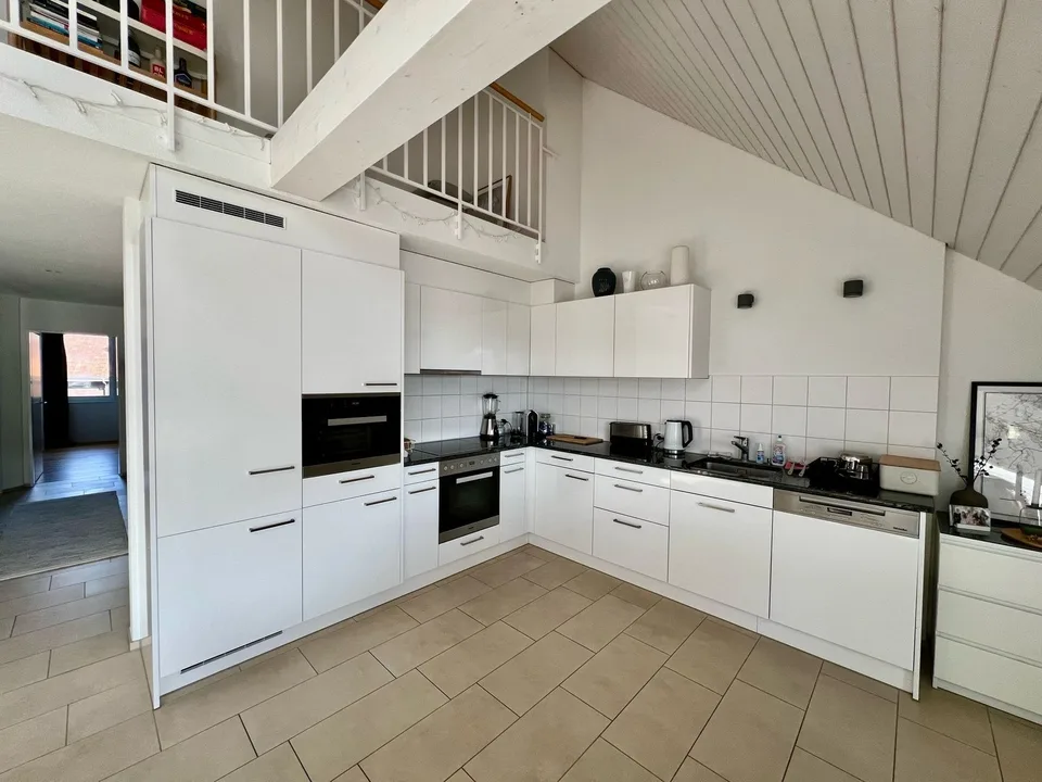 Grosszügige 3.5 Zimmer Dachwohnung