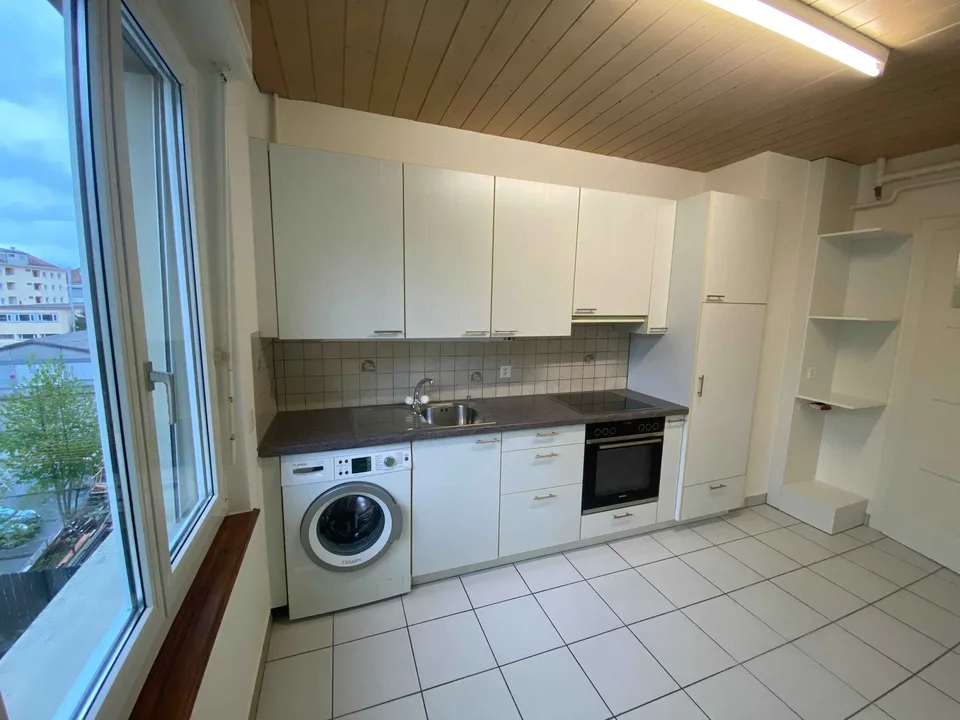 Grosszügige, helle 3-Zimmer-Wohnung mit Balkon - modernisiert und zentral gelegen in Grenchen