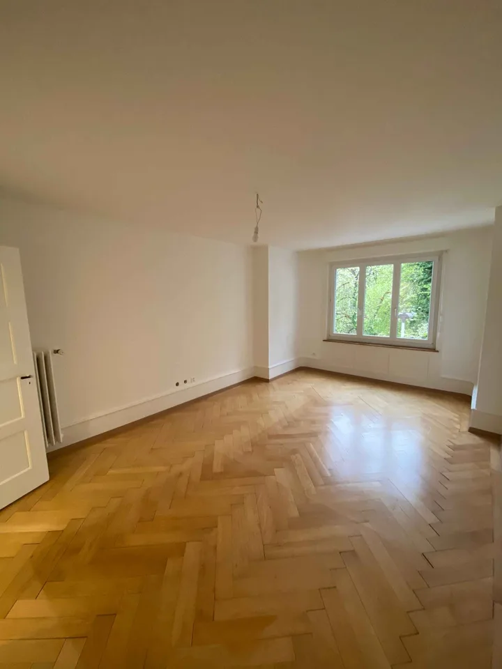 Grosszügige, helle 3-Zimmer-Wohnung mit Balkon - modernisiert und zentral gelegen in Grenchen