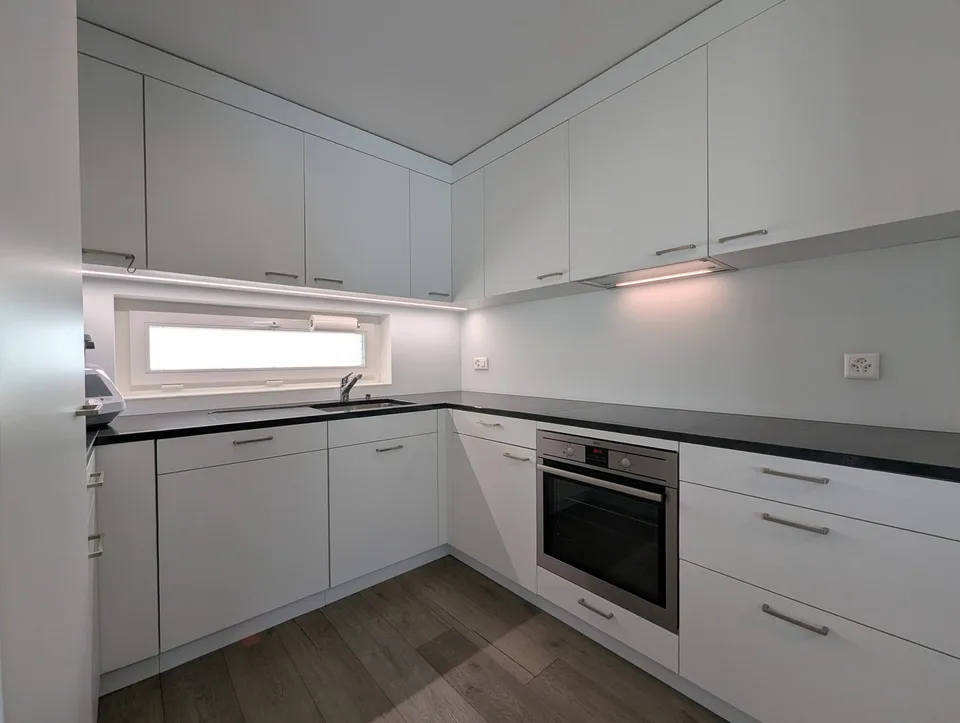 Appartement 3,5 pièces avec balcon et garage box à Sierre – disponible dès le 1er octobre 2026