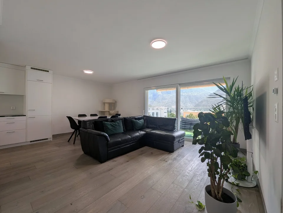 Appartement 3,5 pièces avec balcon et garage box à Sierre – disponible dès le 1er octobre 2026