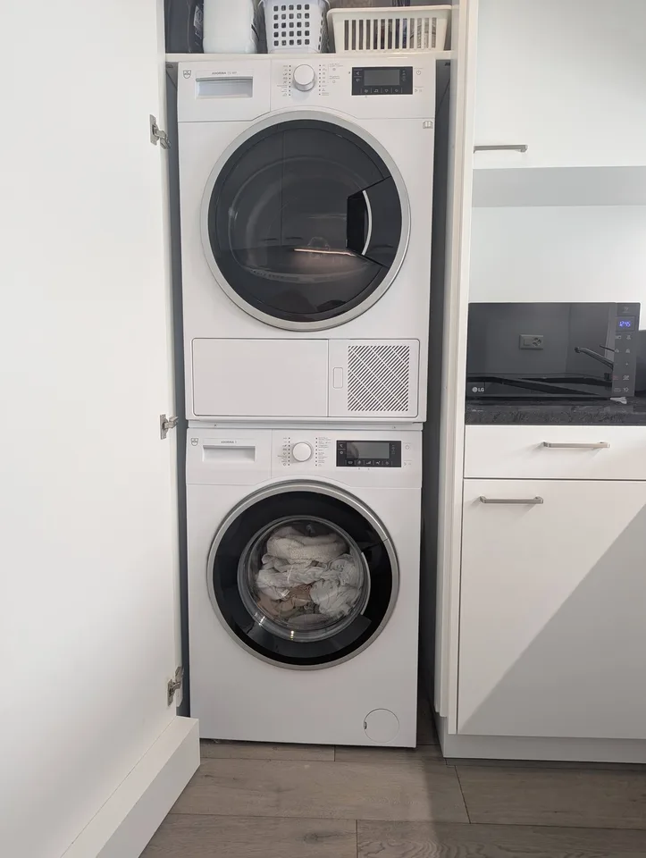 Appartement 3,5 pièces avec balcon et garage box à Sierre – disponible dès le 1er octobre 2026