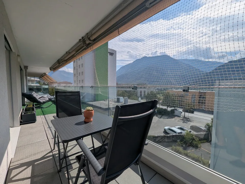 Appartement 3,5 pièces avec balcon et garage box à Sierre – disponible dès le 1er octobre 2026