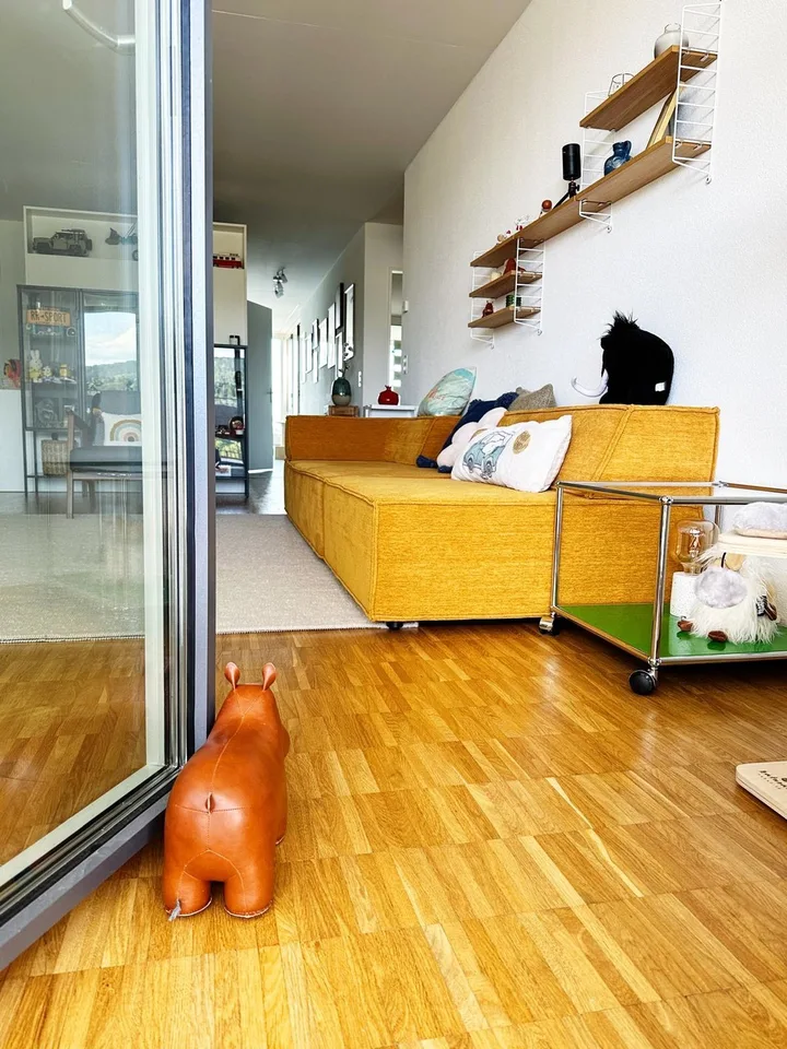 Grosse 3.5-Zimmer-Wohnung mit Balkon und Wintergarten in Zürich-Oerlikon zu vermieten