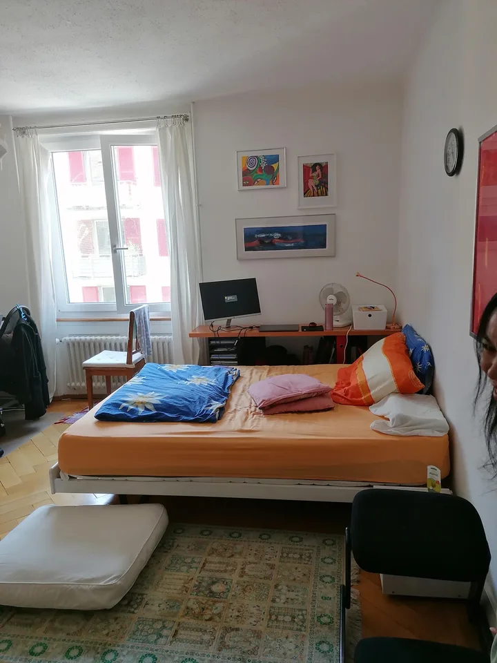 Sunny and quiet room - women only