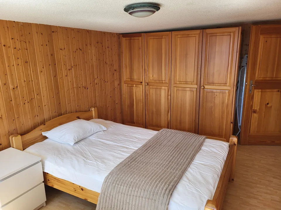 Gemütliche möbellierte 2.5-Zimmer-Walliserwohnung in Zeneggen, 15min von Visp
