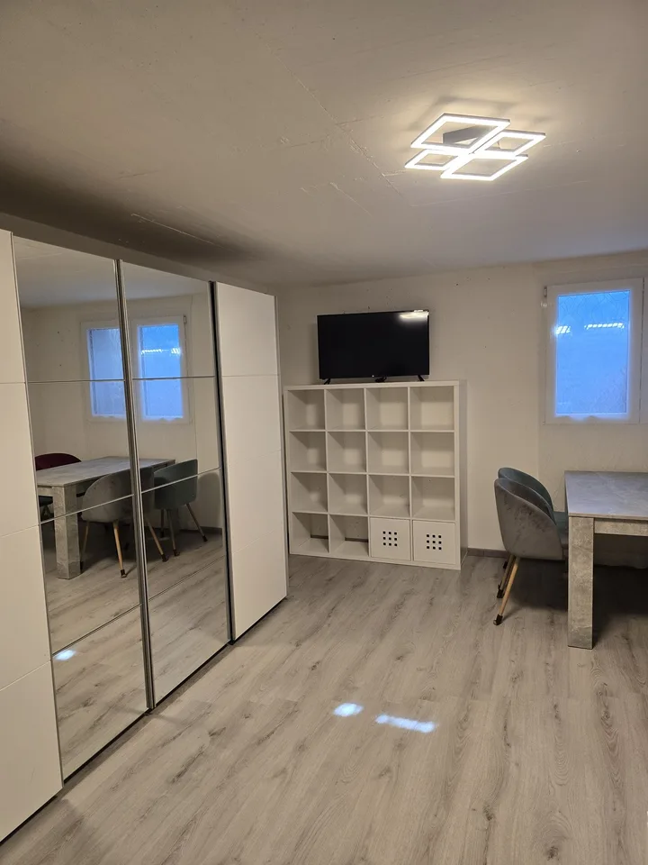 COLOCATION : chambre meublée, salle de bains privée