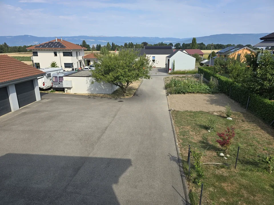COLOCATION : chambre meublée, salle de bains privée