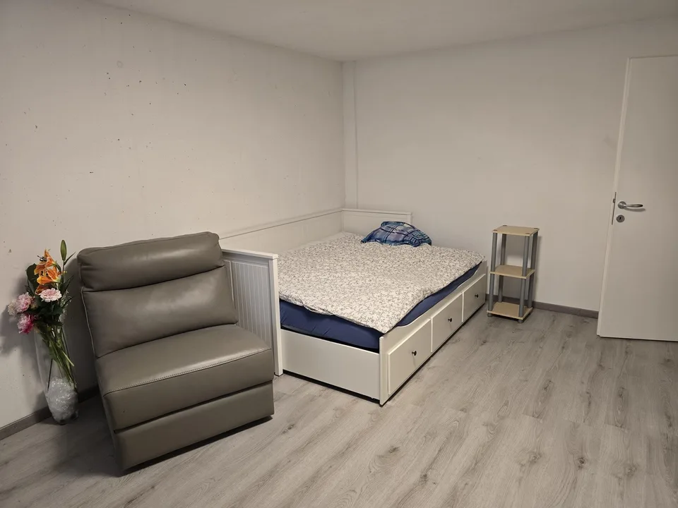 COLOCATION : chambre meublée, salle de bains privée