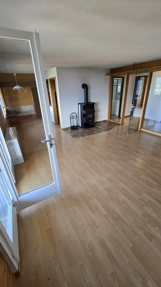 Grosszügige 3-Zimmer-Wohnung mit traumhafter See- und Bergsicht  Waldeggstrasse 33, 3803 Beatenberg