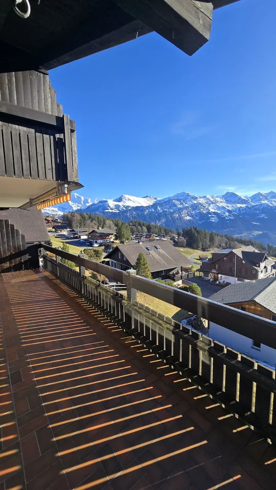 Grosszügige 3-Zimmer-Wohnung mit traumhafter See- und Bergsicht  Waldeggstrasse 33, 3803 Beatenberg