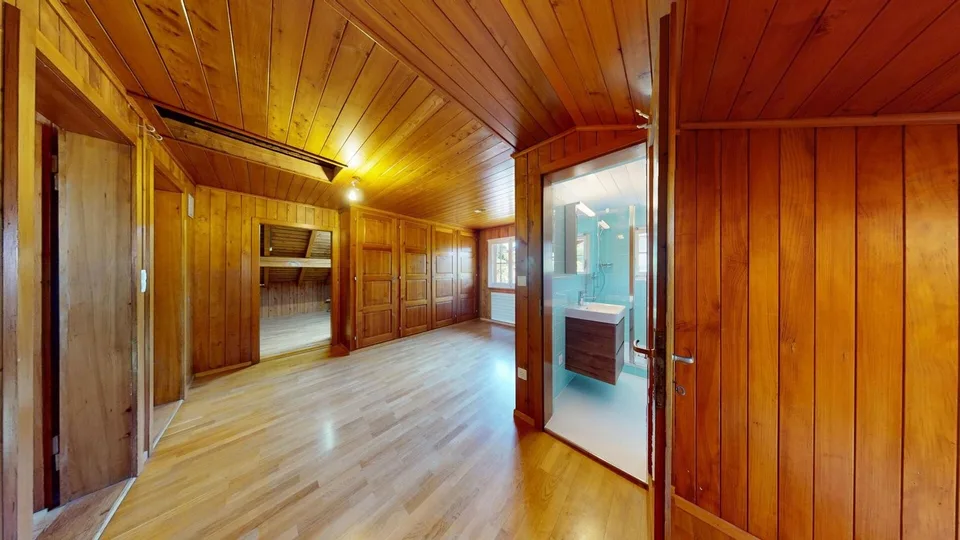 CHALET MIT CHARME, VIEL LAND UND GROSSEM POTENZIAL