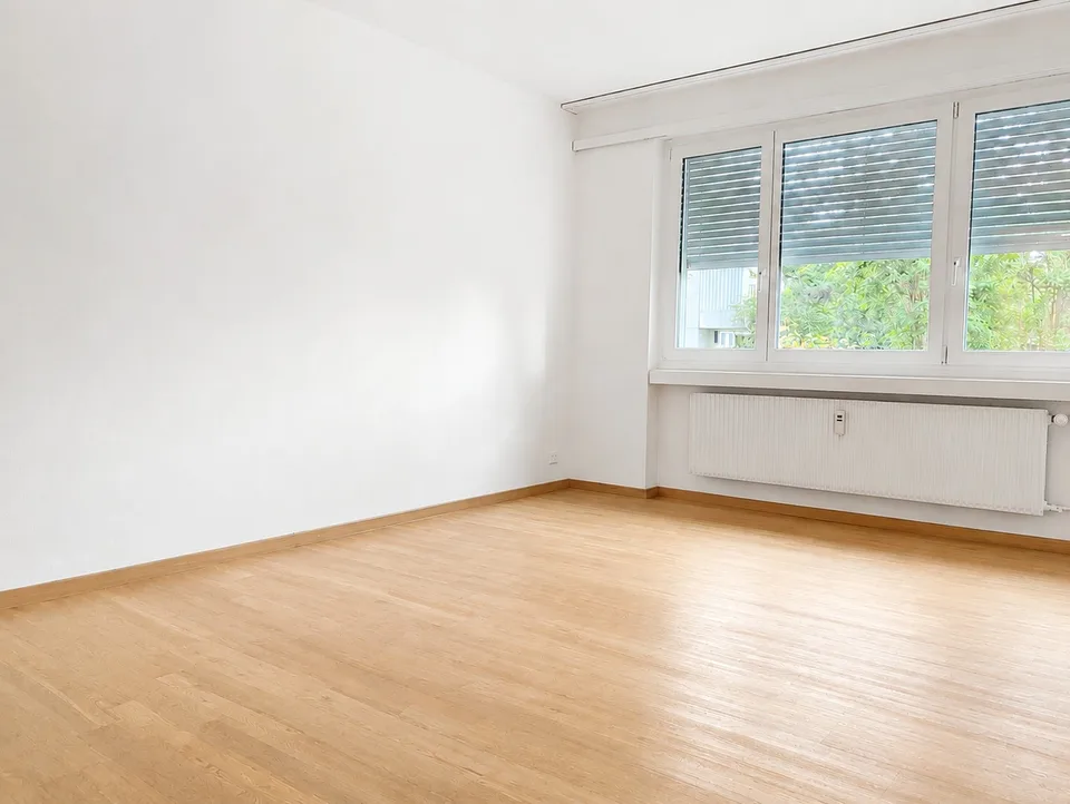 Schöne 1 Zimmerwohung mit integriertem grossem separaten Abstellraum