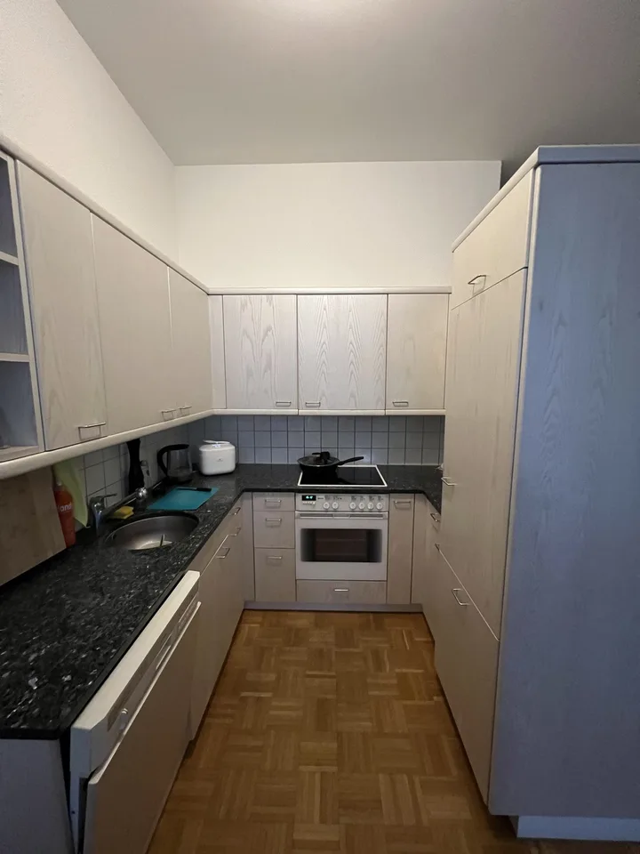 Geräumige möbilierte 2-Zi Wohnung zentral in Bern zur Untermiete