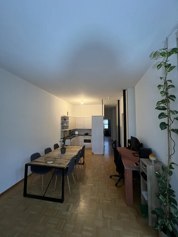 Geräumige möbilierte 2-Zi Wohnung zentral in Bern zur Untermiete