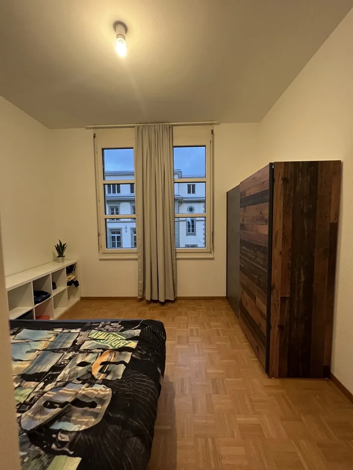 Geräumige möbilierte 2-Zi Wohnung zentral in Bern zur Untermiete