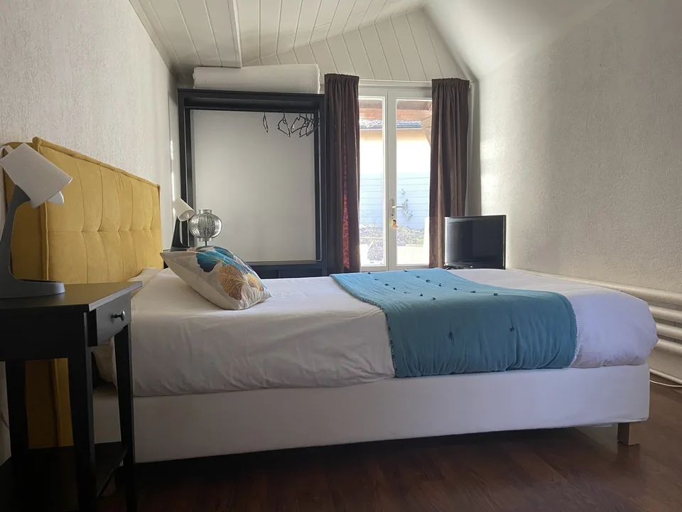 Chambre, salle de douche/wc et kitchenette