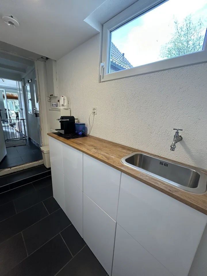 Chambre, salle de douche/wc et kitchenette