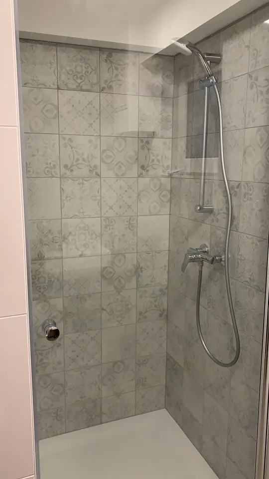 Chambre, salle de douche/wc et kitchenette