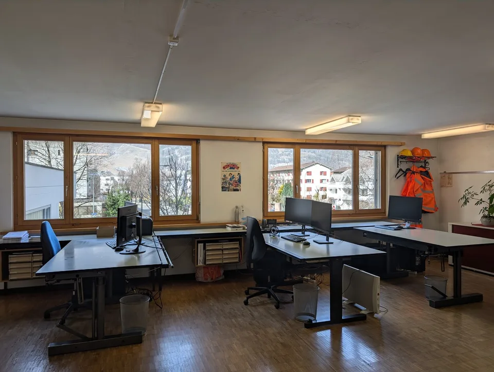 160 m² Bürofläche mit Parkplätzen – helles Grossraumbüro in Chur