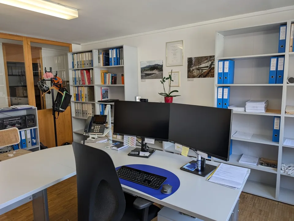 160 m² Bürofläche mit Parkplätzen – helles Grossraumbüro in Chur