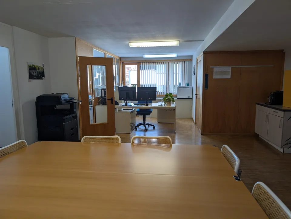 160 m² Bürofläche mit Parkplätzen – helles Grossraumbüro in Chur