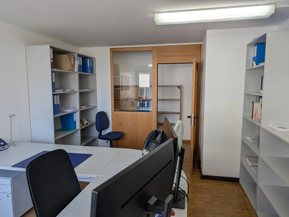 160 m² Bürofläche mit Parkplätzen – helles Grossraumbüro in Chur