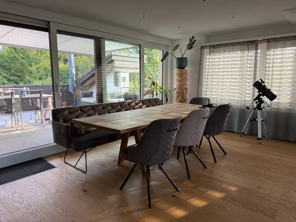 3½ ZIMMER-DACHWOHNUNG IN UNTERÄGERI (ZG), MÖBLIERT, TEMPORÄR