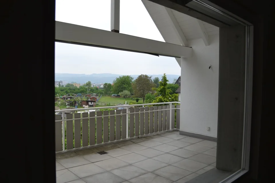 4.5-Zimmer-Maisonette-Wohnung mit grossem Balkon und unverbaubarer Aussicht