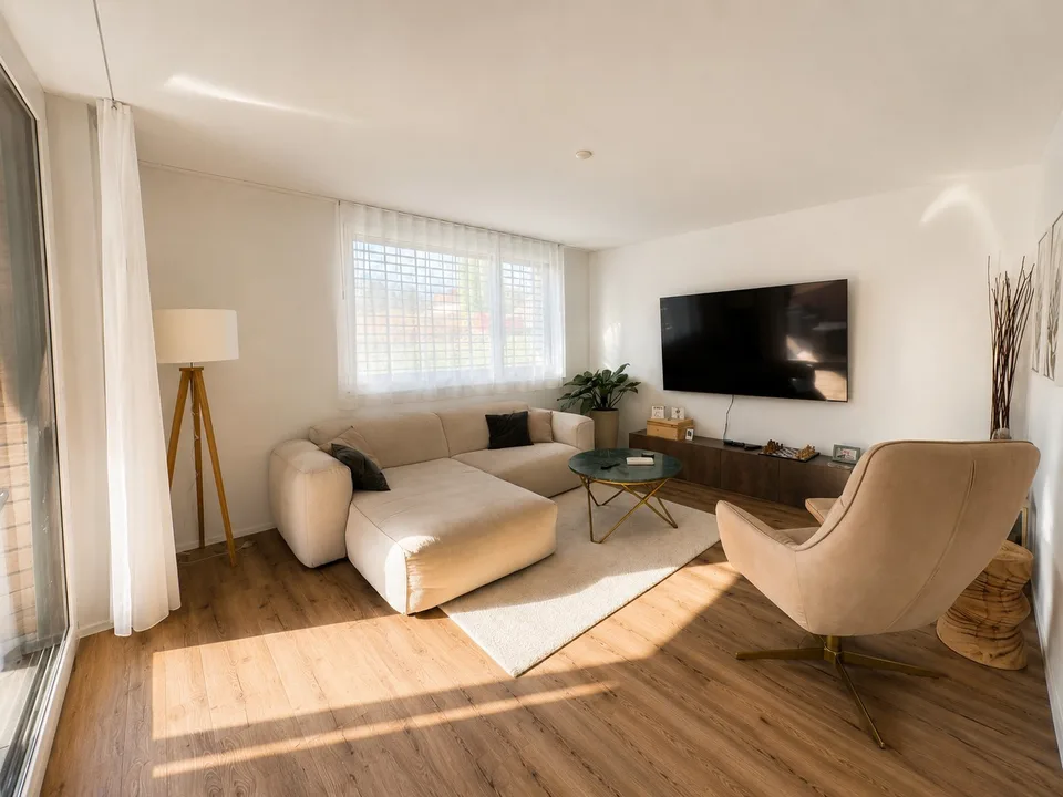 Helle und moderne 4.5-Zimmer-Wohnung mit grosszügigem Balkon