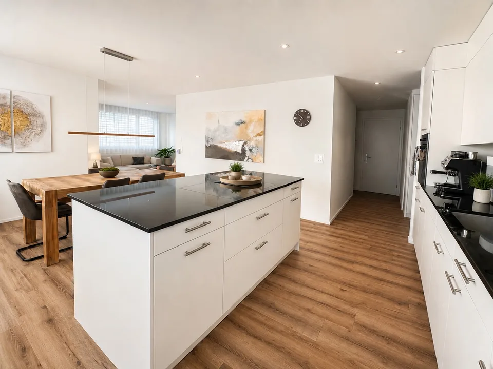 Helle und moderne 4.5-Zimmer-Wohnung mit grosszügigem Balkon
