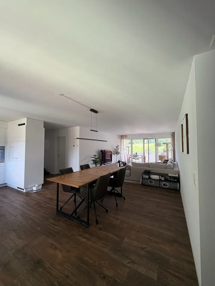 Spacious 3.5-room apartment with a dreamy view of the greenery