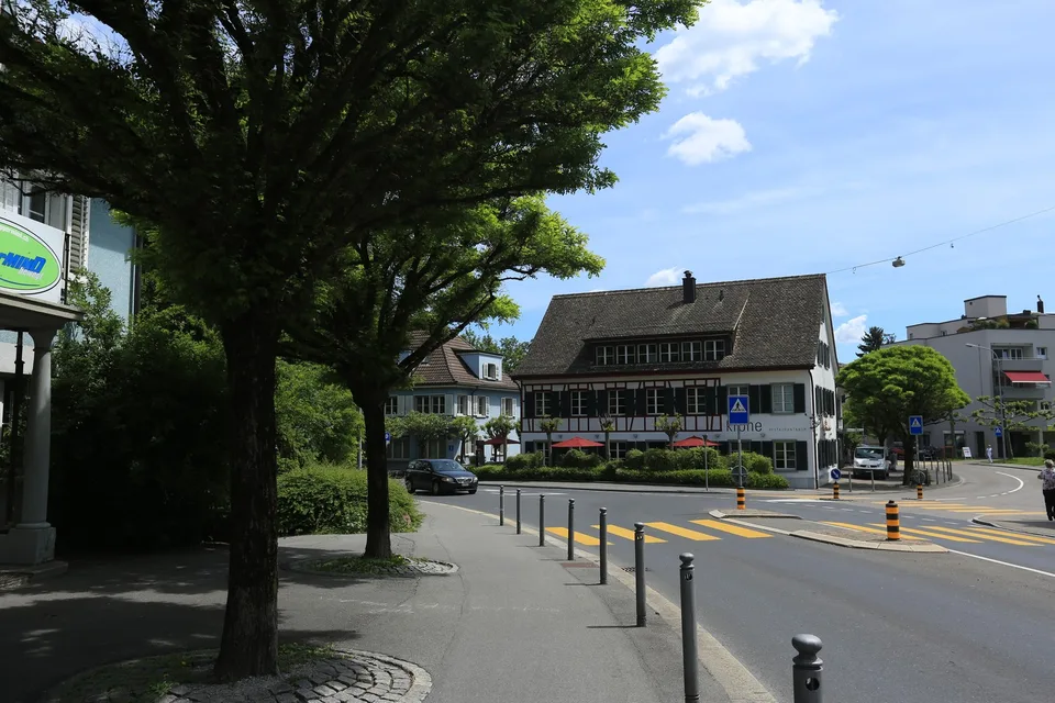 A furnished WG-room in Adliswil (Zurich land) is available from 1. October 2026