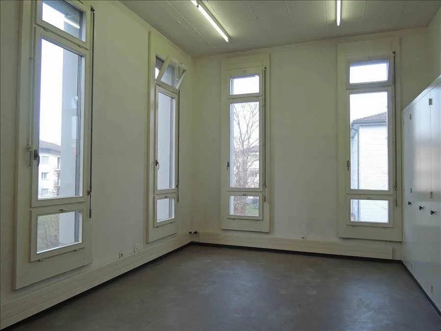 Attraktive Gewerbe- oder Bürofläche im schönen Rheintal