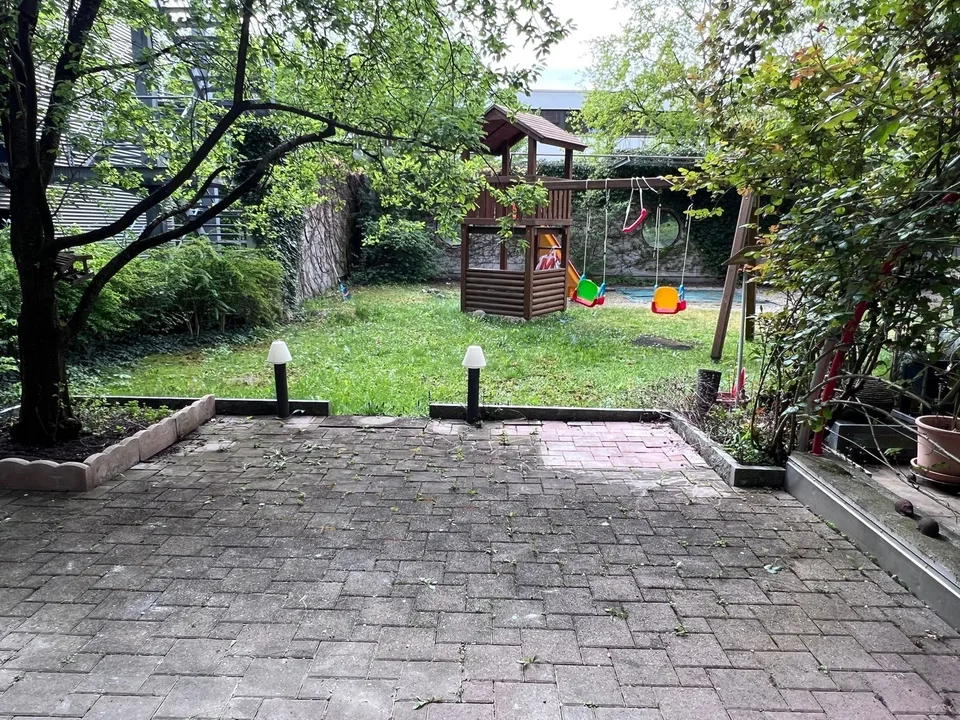 WG Zimmer zu vermieten in frisch renovierter Wohnung – Top Lage, alles inklusive!