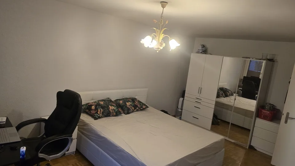 Grosszügiges WG-Zimmer im Herzen von Höngg zu vermieten