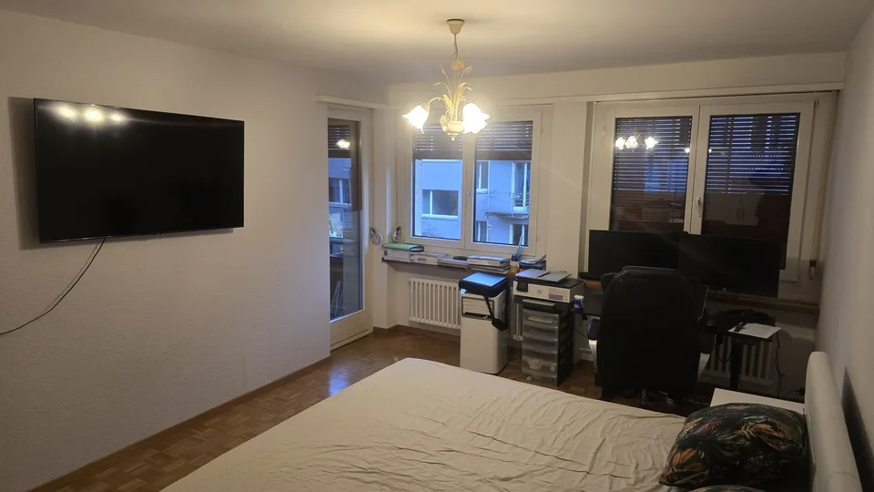 Grosszügiges WG-Zimmer im Herzen von Höngg zu vermieten