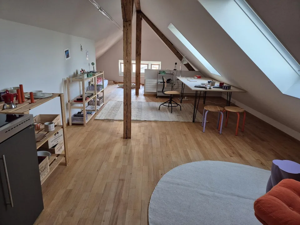 Helles Dach-Atelier / Studio mit Alpenblick in Zürich