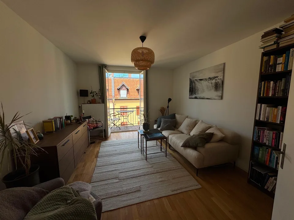 Helle 3.5-Zimmer-Wohnung mit zwei Balkonen – nahe Lochergut