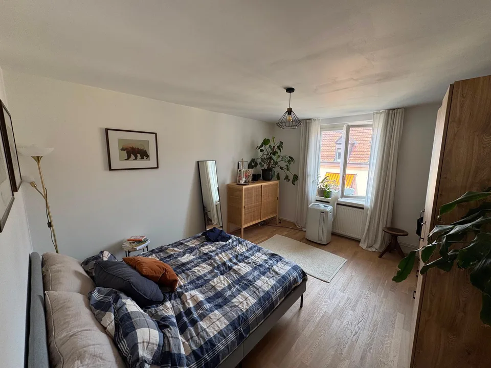 Helle 3.5-Zimmer-Wohnung mit zwei Balkonen – nahe Lochergut