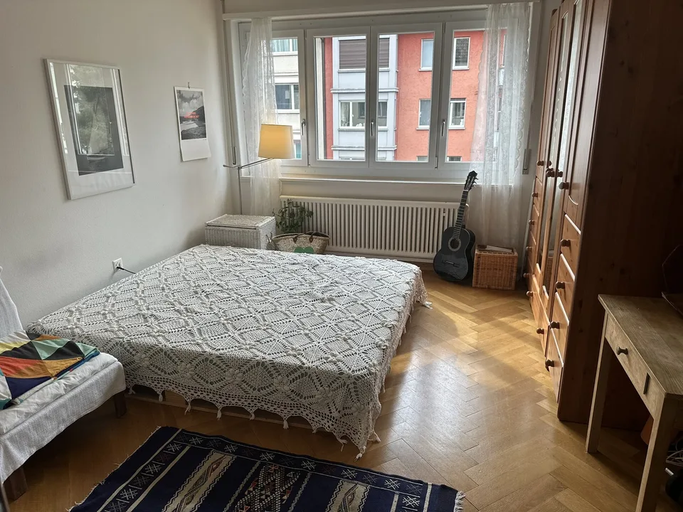 Sonnige, zentrale 4.5 Zimmer Wohnung - sunny, well located