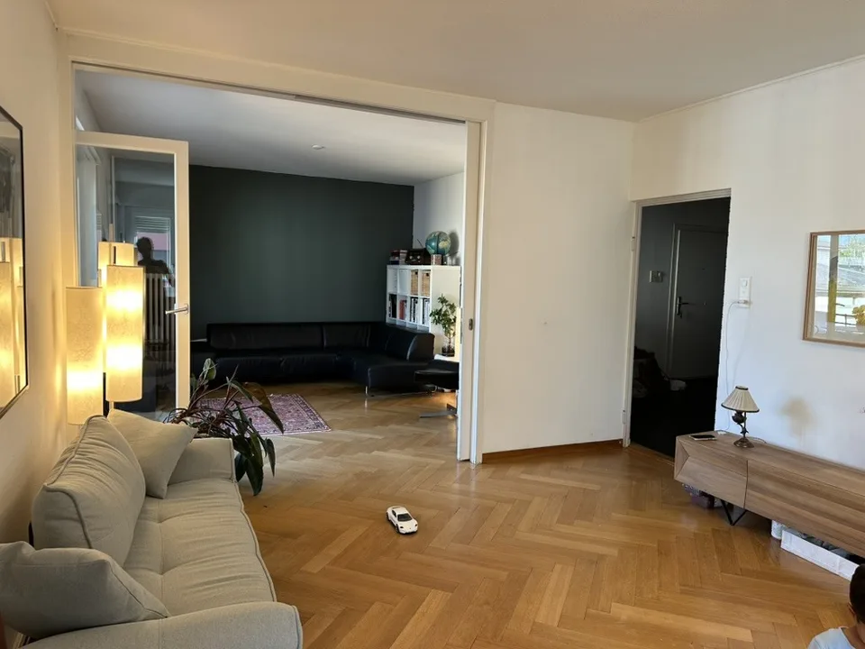 Sonnige, zentrale 4.5 Zimmer Wohnung - sunny, well located