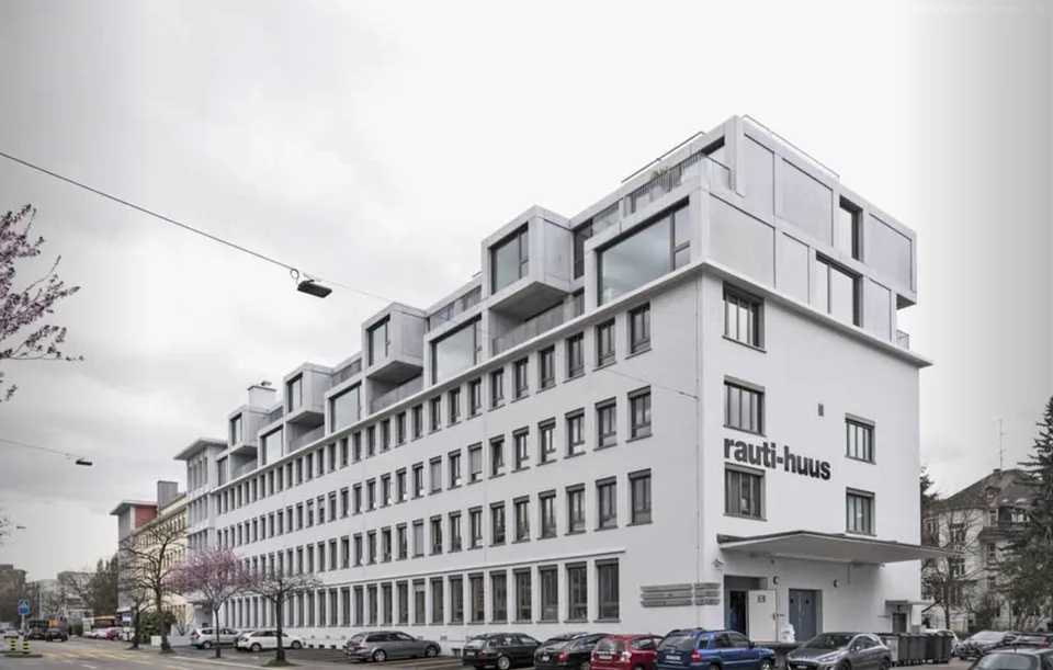 WG-Zimmer in grosszügiger Maisonettewohnung mit Balkon in Zürich-Albisrieden