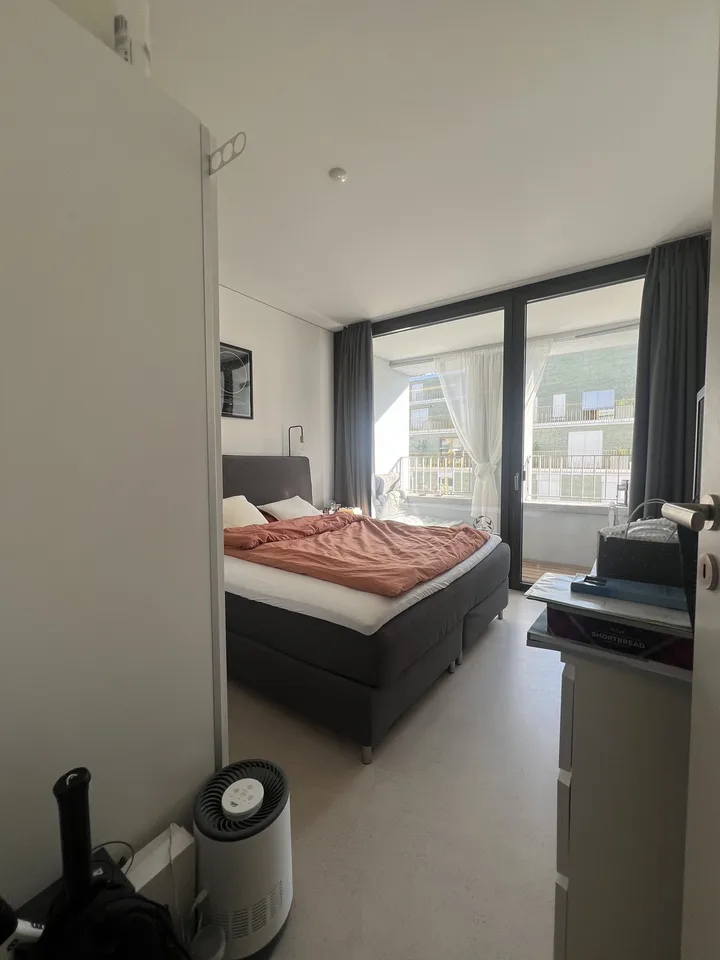 WG-Zimmer in grosszügiger Maisonettewohnung mit Balkon in Zürich-Albisrieden