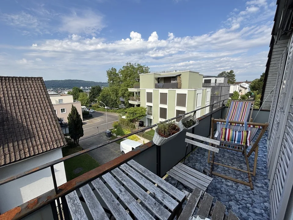 Spacious, big bedroom in beautiful Hönggerberg area - long term stays only!