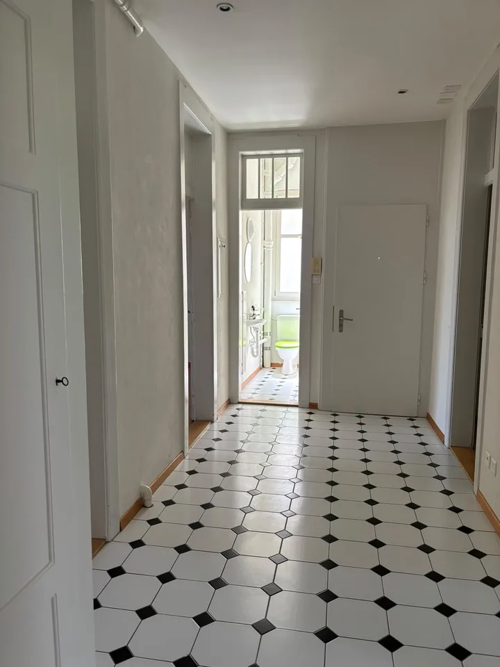 Schöne zentrale 3.5 Zi.-Whg. mit Pavillon zur Mitbenutzung im Garten