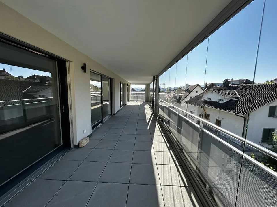FRIBOURG – Exceptionnel 5.5 pièces de 158 m² avec terrasse vitrée de 42 m²